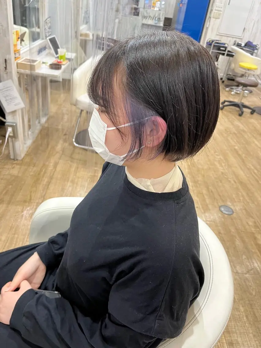 カラー white.梅田 デザインカラー🦄のヘアスタイル