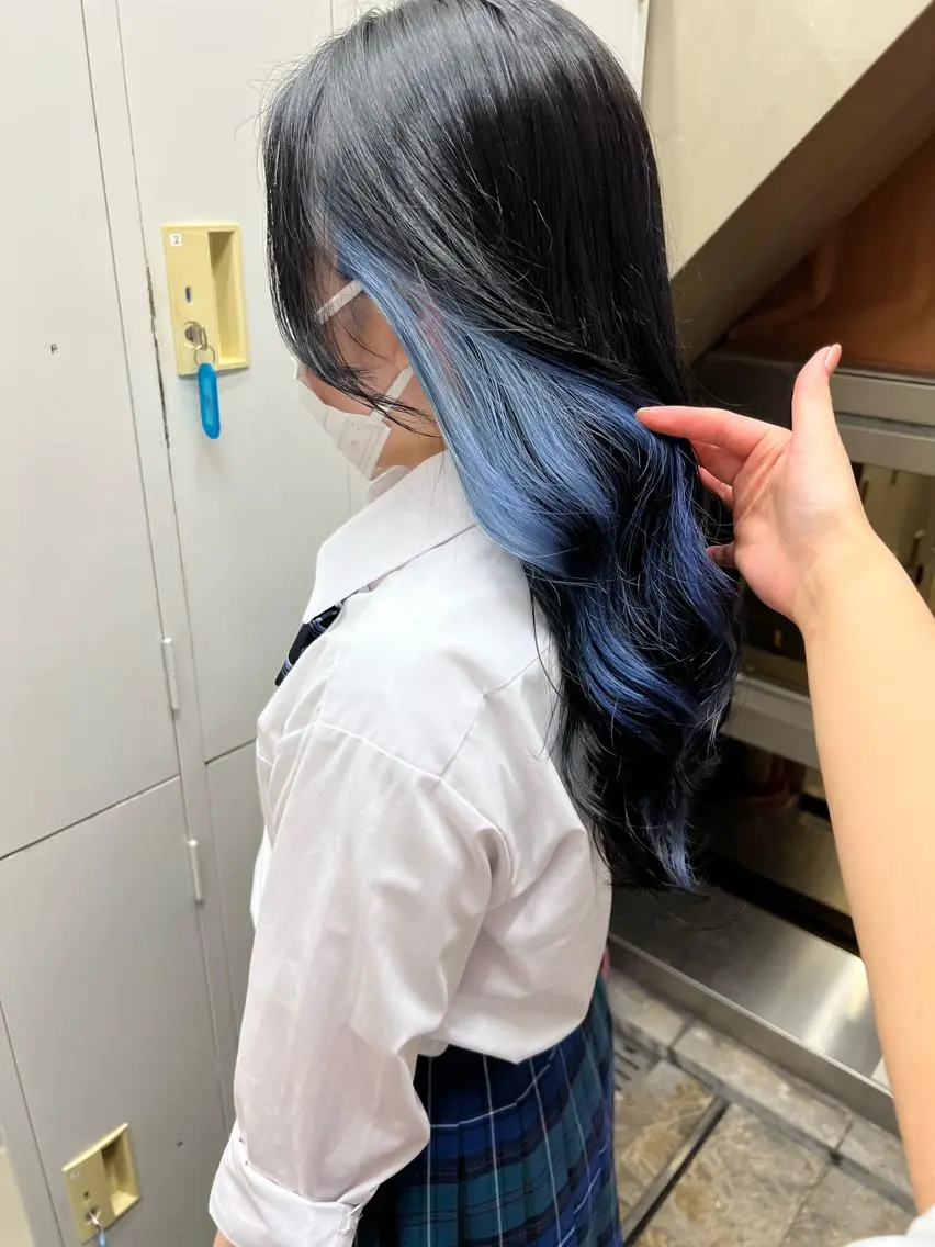セミロング カラー ヘアカラー ゆう🫧 透明感/ハイトーンのヘアスタイル