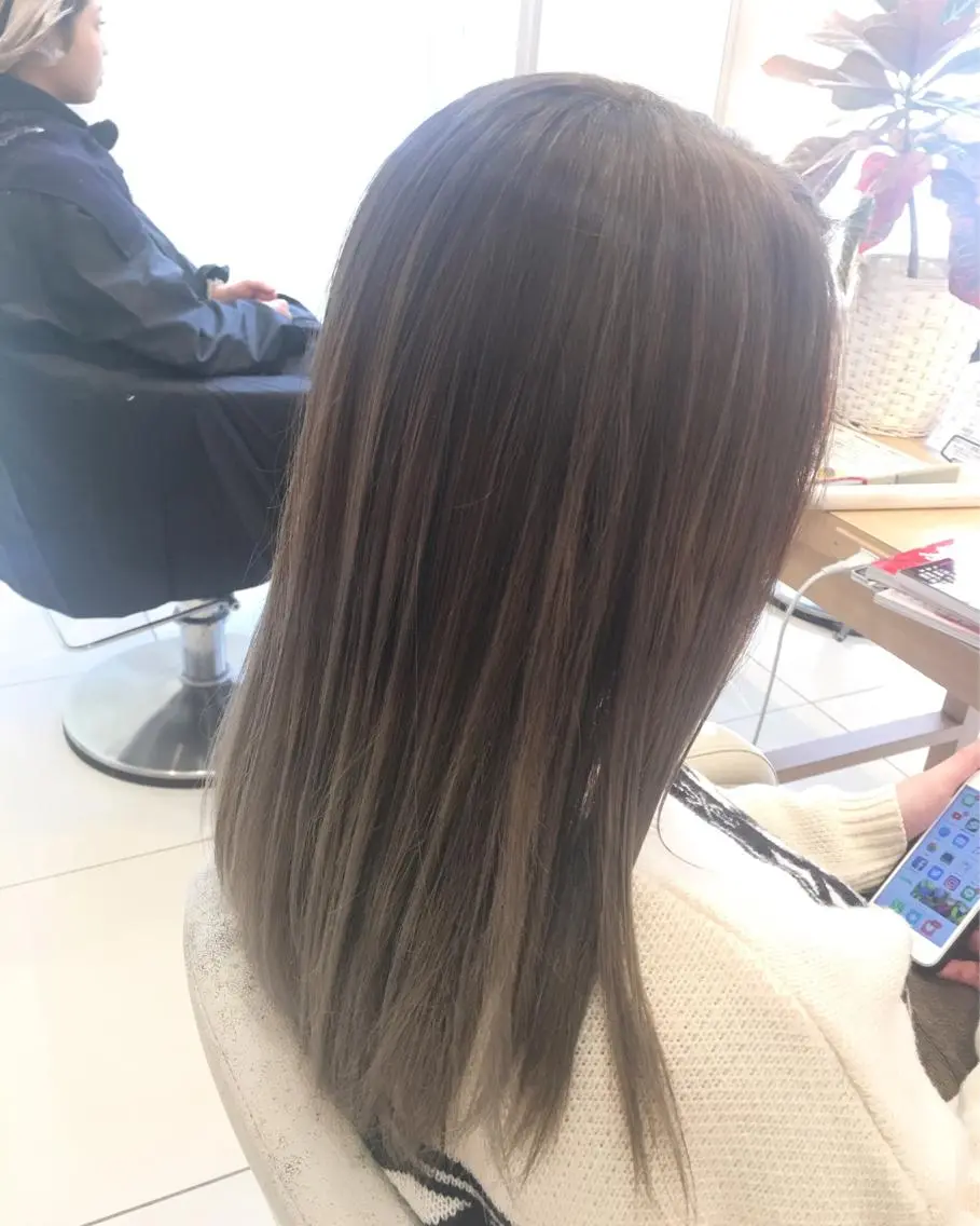 ミディアム レイヤーカット 小田原NO1 美容師 飯田飛翔のヘアスタイル
