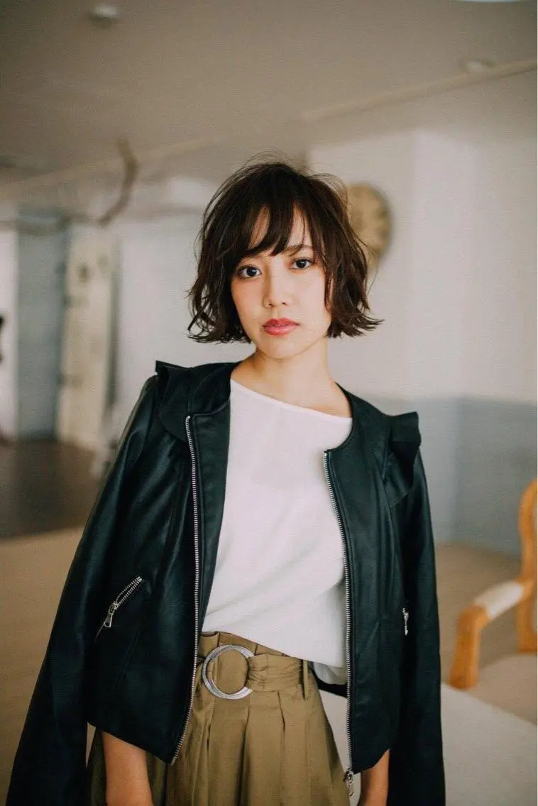 ミディアム 切りっぱなしボブ ボブ 佐藤 香織のヘアスタイル