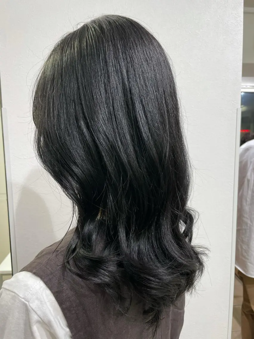 セミロング カラー 黒髪 ブルーカラー ブルーブラック ヨシンモリ カット ヘアカラー 店長福島成美/髪質 改善縮毛矯正/カラーのヘアスタイル
