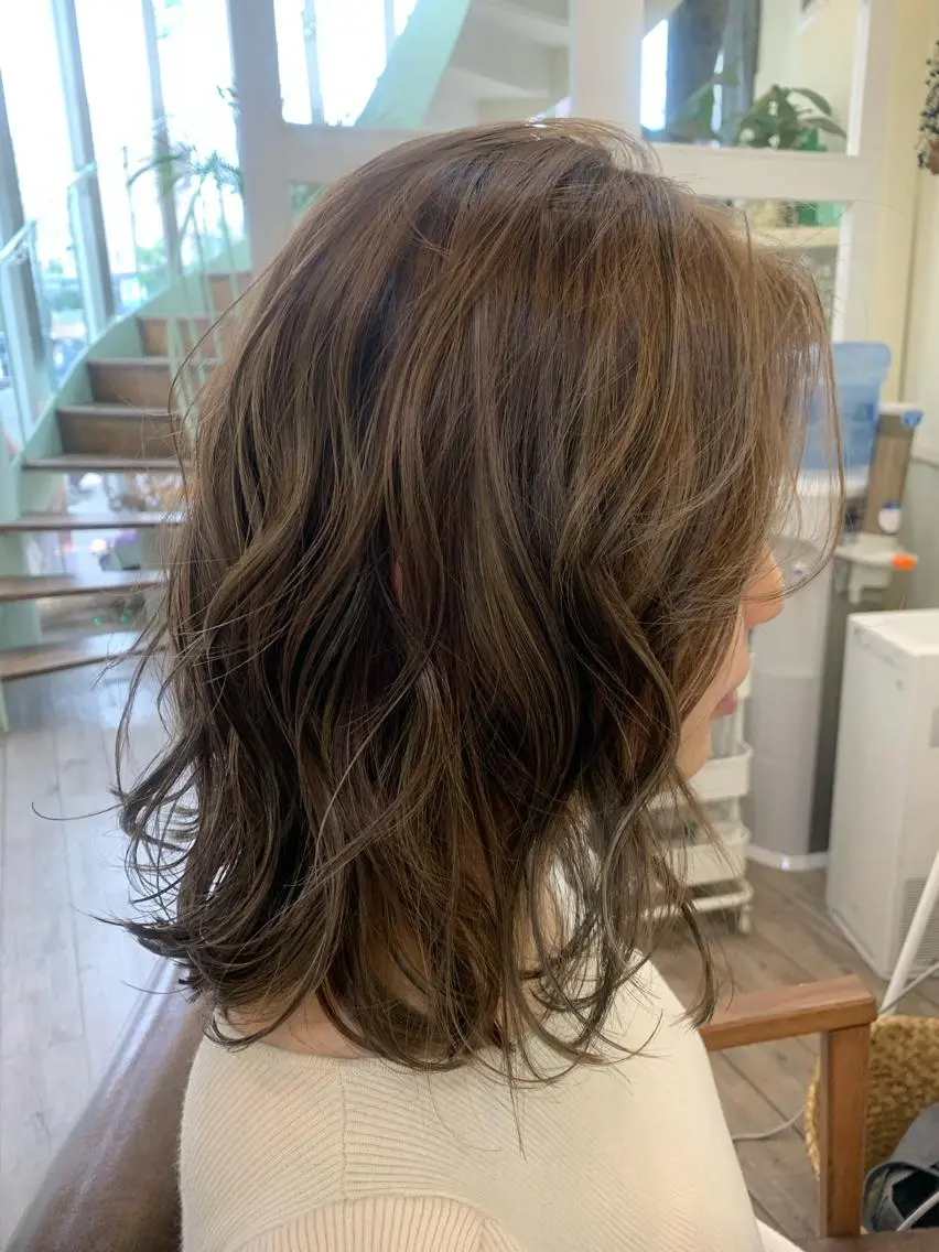 ミディアム ヘアカラー トリートメント 鶴見 和美のヘアスタイル
