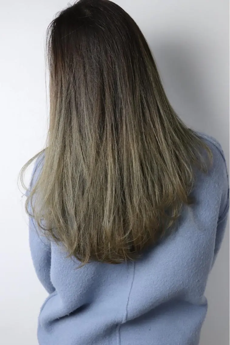 ロング 佐山 眞紀のヘアスタイル