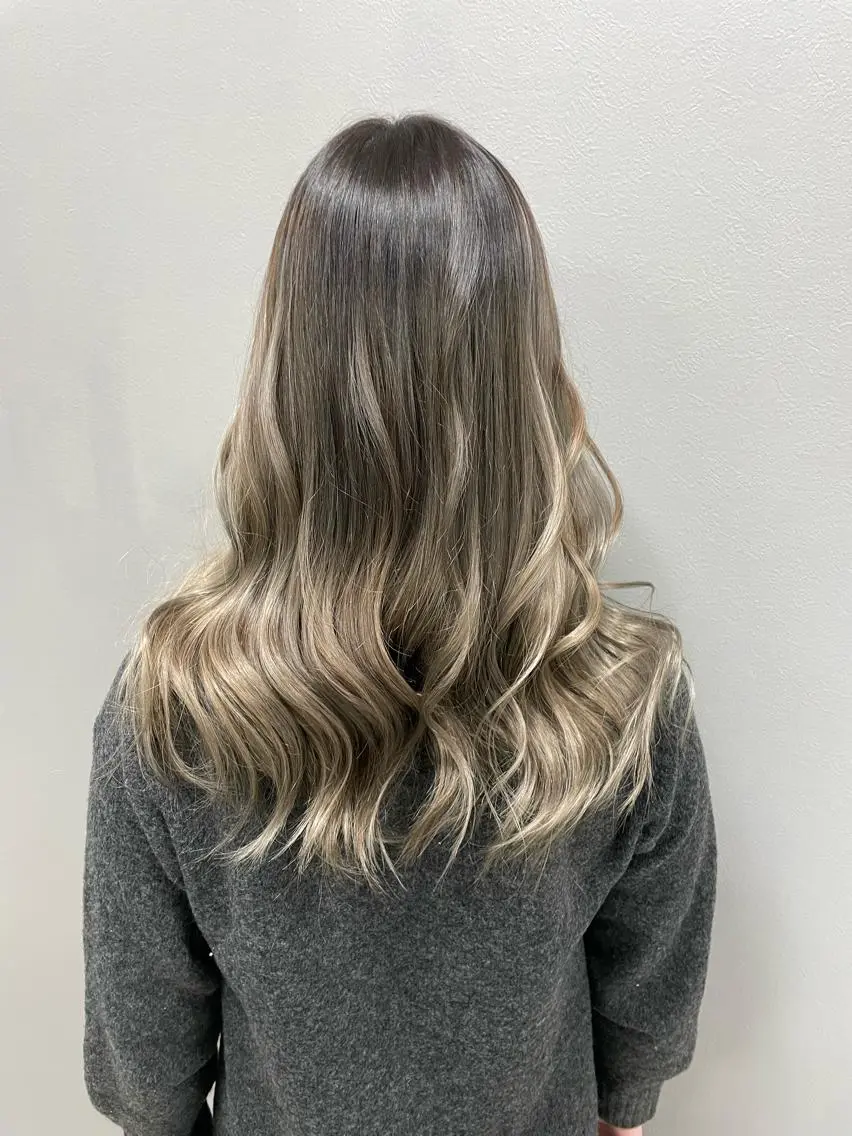 セミロング レイヤーカット 坪井 拓海のヘアスタイル