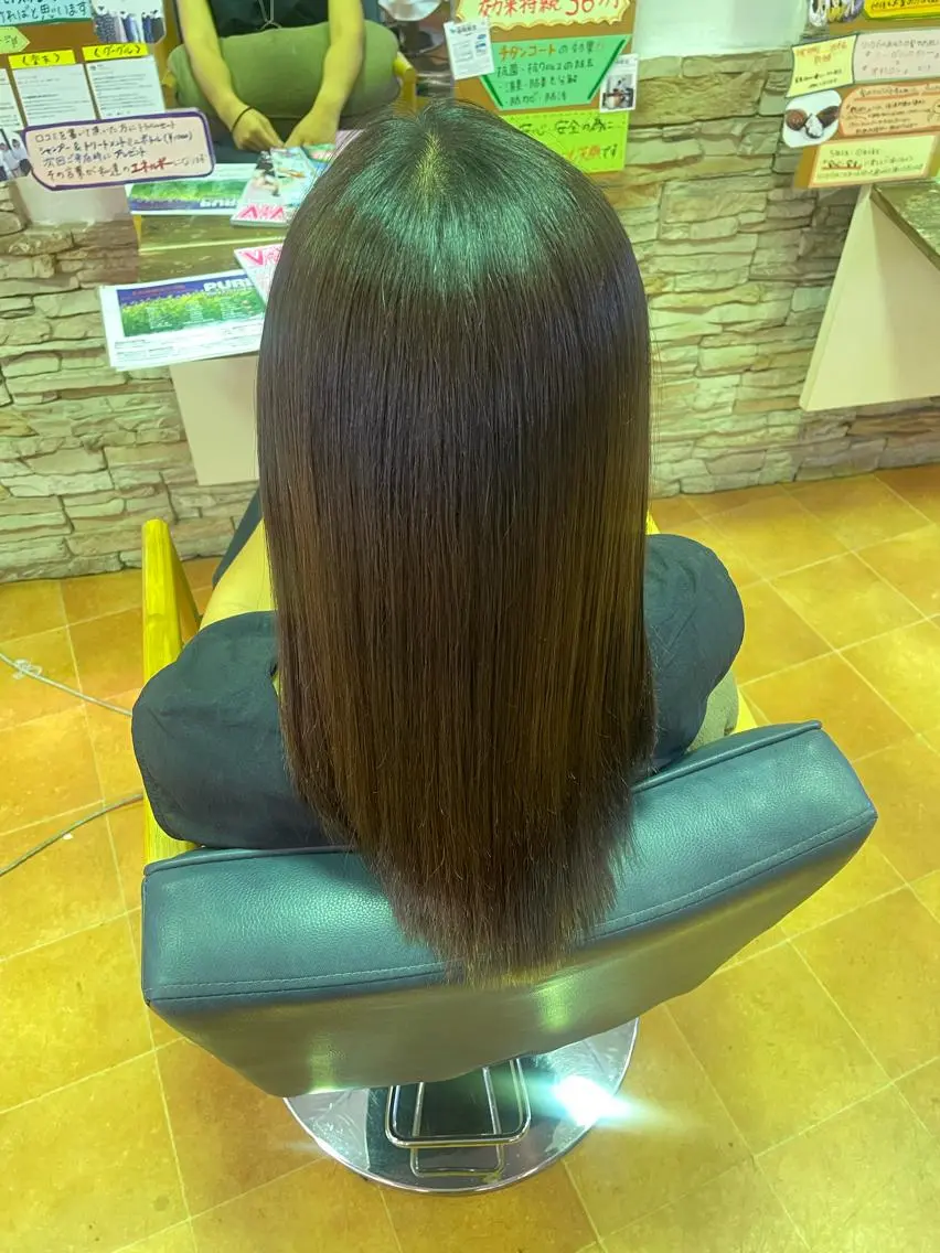 ミディアム カラー 山口 彩海のヘアスタイル