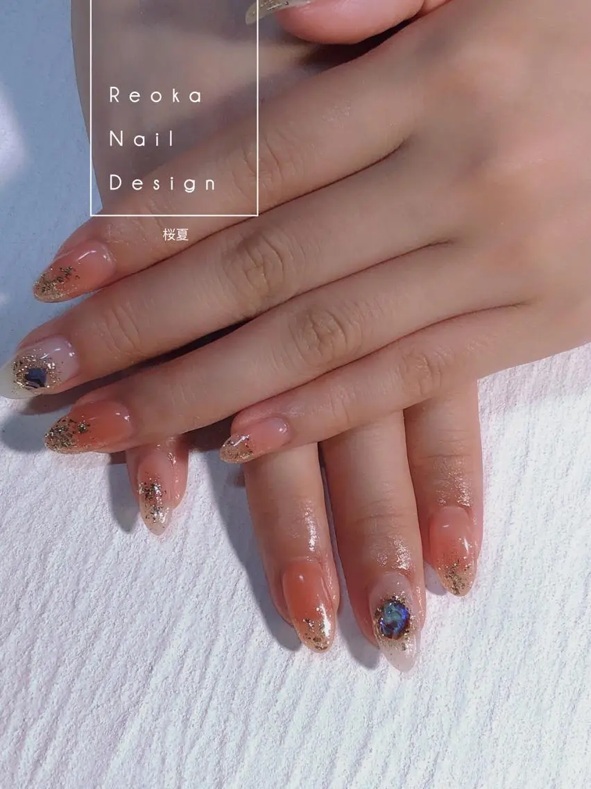 セミロング Blowe ニュアンスのネイルデザイン