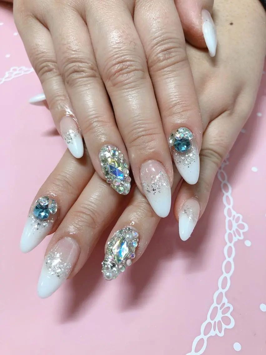 ミディアム ネイル ハンドネイル 《LB》ラブリエ Nail&eyeのマツエク・マツパデザイン