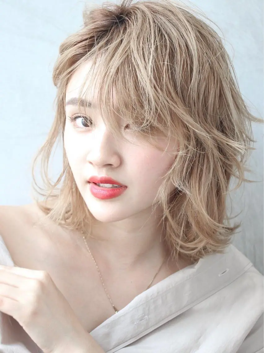 ミディアム カラー 🉐レイヤー/塩見 弘樹🉐渋谷のヘアスタイル