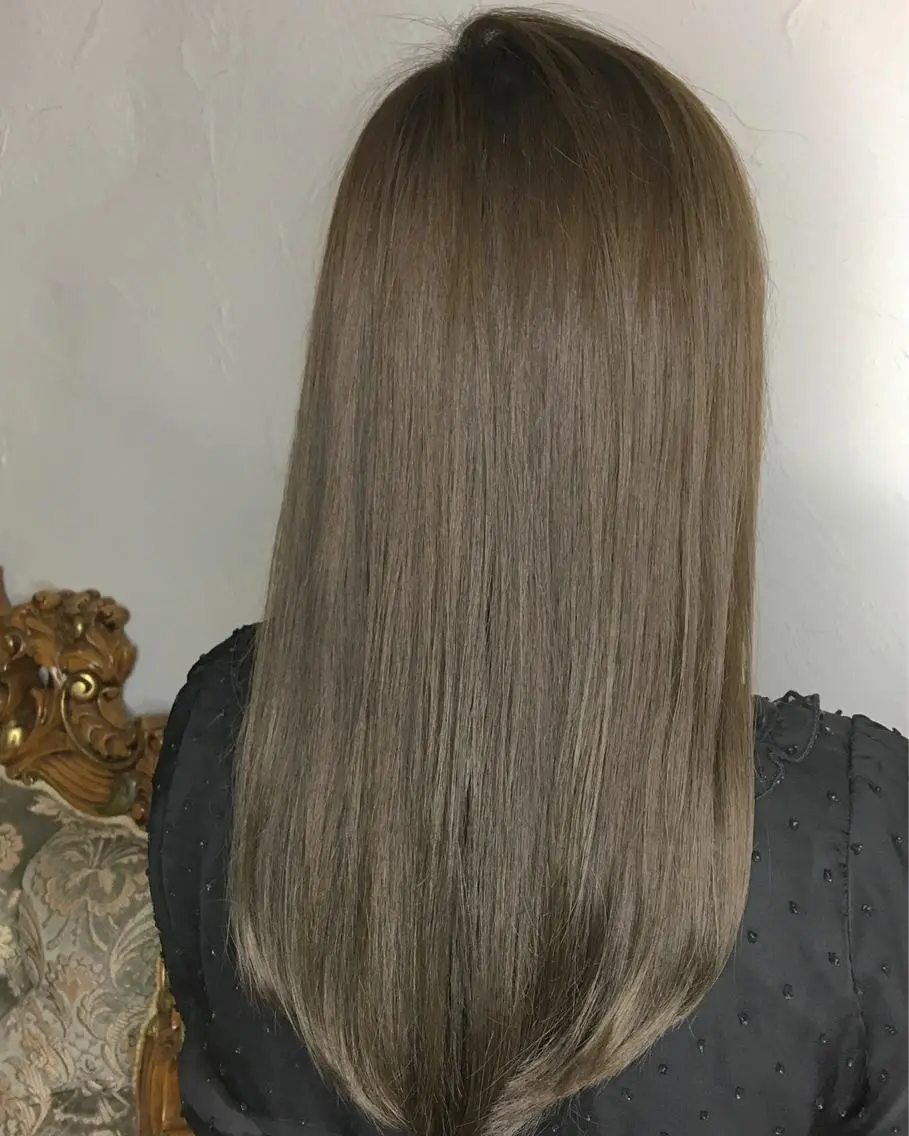 セミロング カラー パーマ ヘアアレンジ アッシュ ベージュカラー エグチ アキラのヘアスタイル