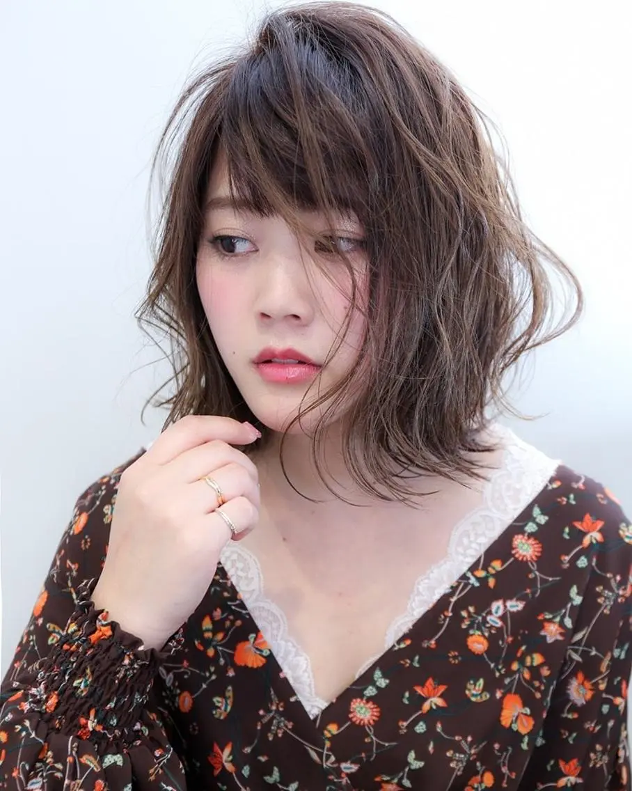 カラー セミロング カット ヘアカラー ブリーチ/ヘアケア/ 艶髪/イギチハルのヘアスタイル