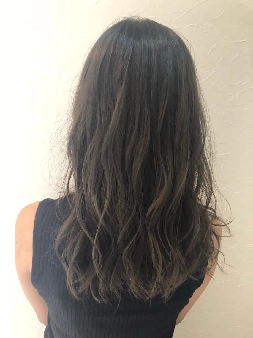 ロング カラー ヘアアレンジ IVY villa Suzu.のヘアスタイル