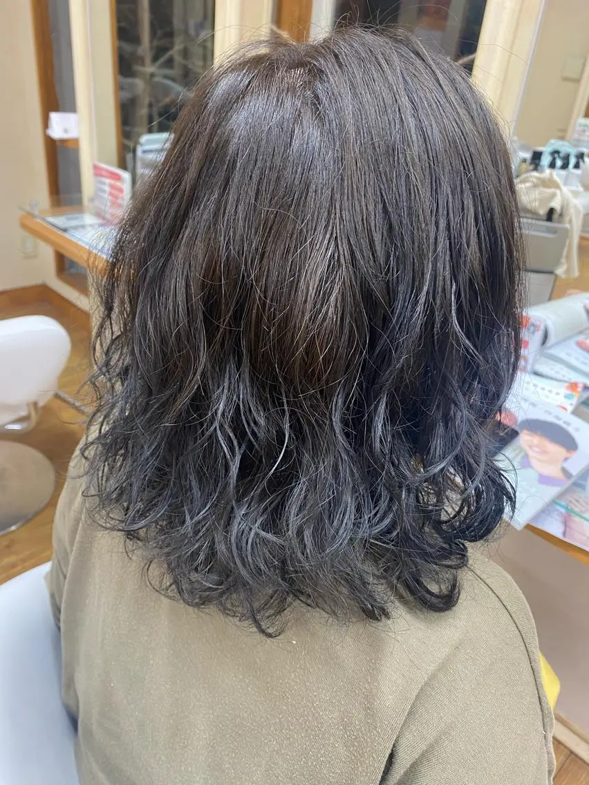 ミディアム カラー パーマ ミディアムパーマ sagedoue MIZUKI✂️のヘアスタイル