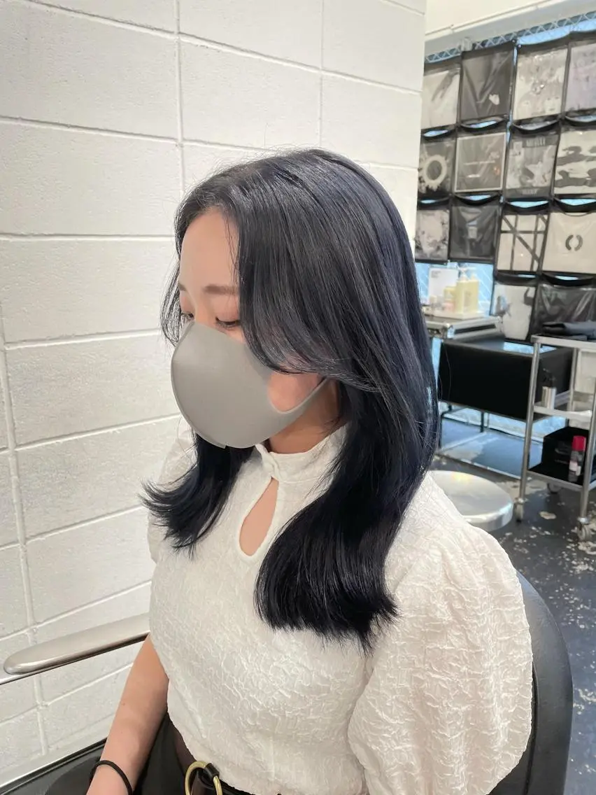 セミロング カラー ヘアアレンジ ブリーチ ブルーカラー ネイビーカラー カット ヘアカラー トリートメント 艶ハイトーン/ヘア アレンジAYAKAのヘアスタイル