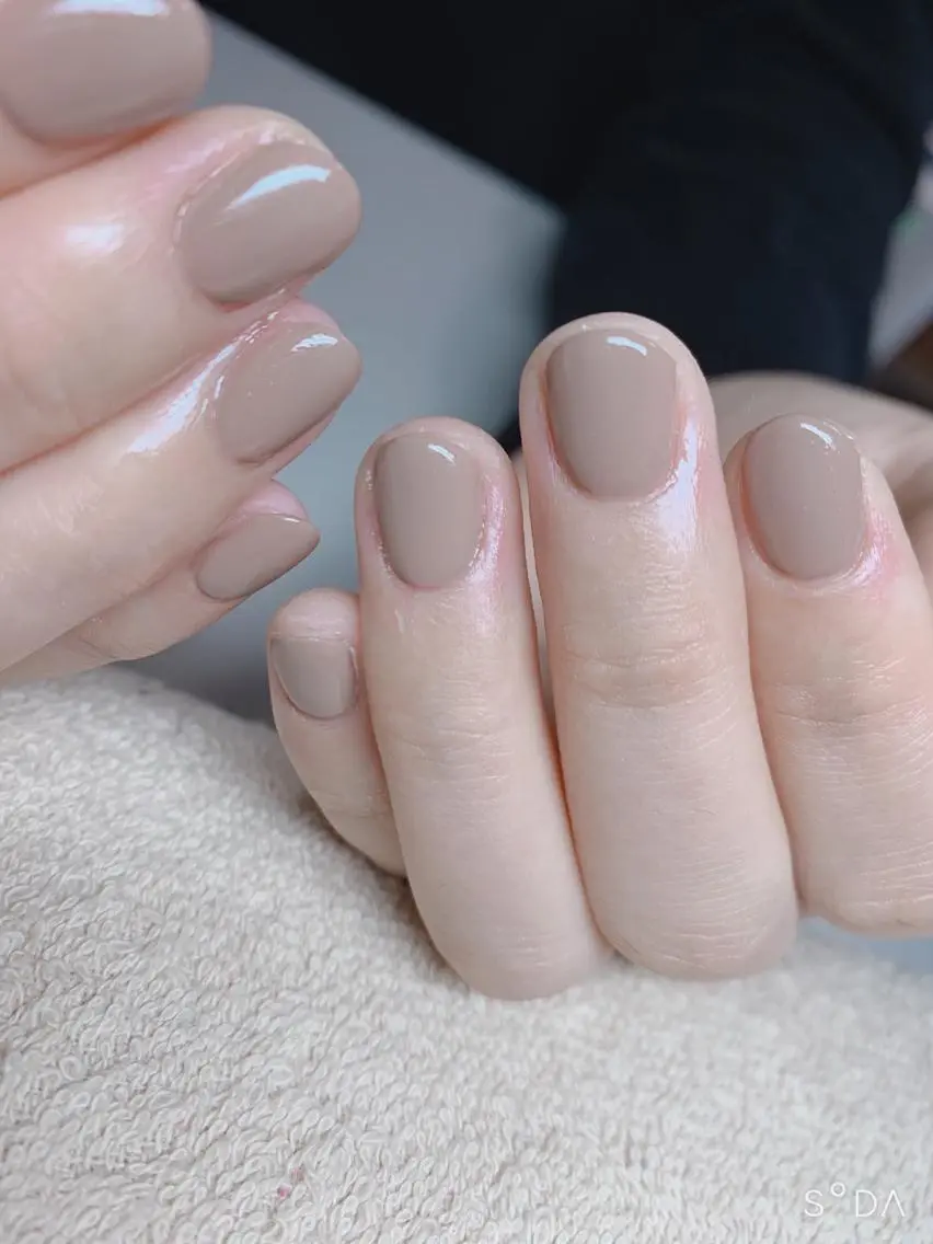 ネイル ブラウン ラメ(グリッター) ワンカラーネイル シンプルネイル NailSpace 猫のいるネイルサロンのネイルデザイン