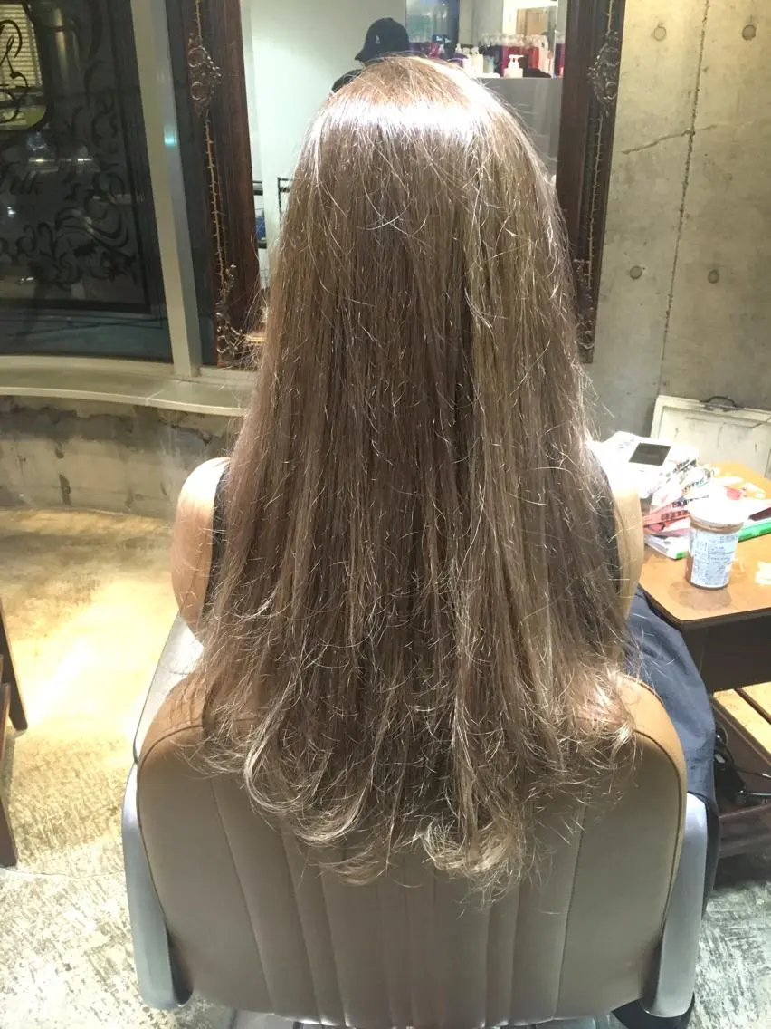 ロング カラー ベージュカラー ハイライトカラー ハイライト 北條 優輝のヘアスタイル
