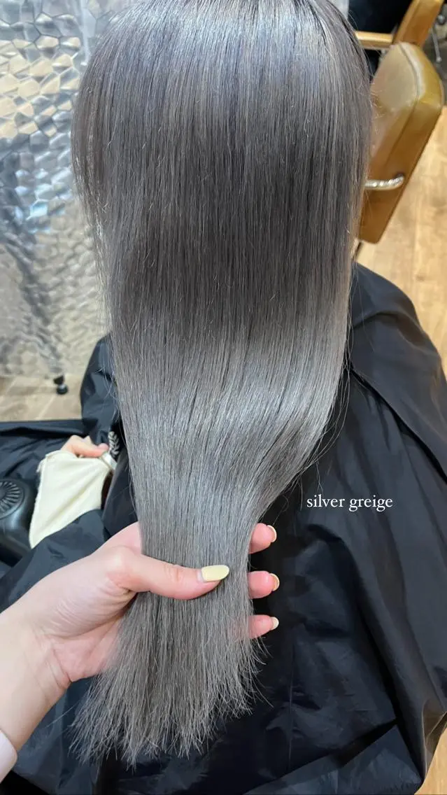 ロング カラー ブリーチ ヘアカラー トリートメント coco♡ 韓国hairのヘアスタイル