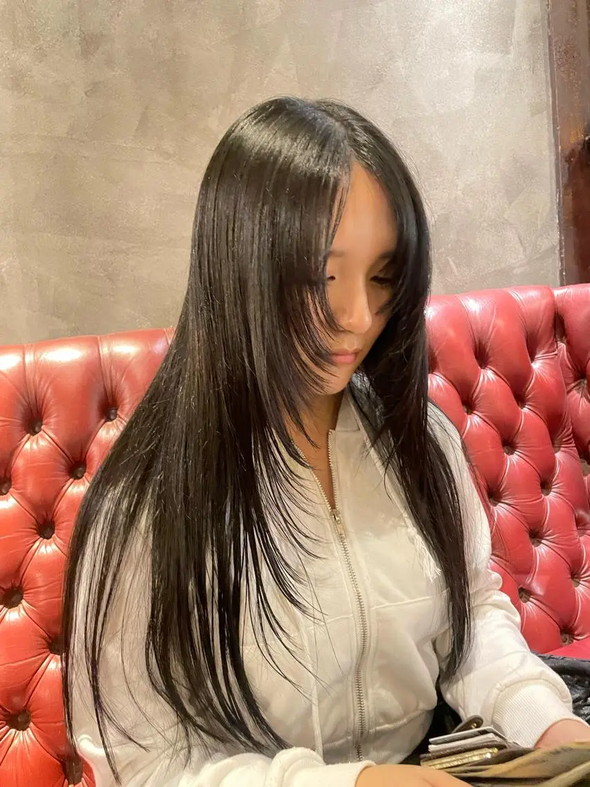 ロング カラー パーマ ヘアアレンジ ヘアカラー 縮毛矯正 トリートメント くびれレイヤー/艶 カラー　MADOKAのヘアスタイル