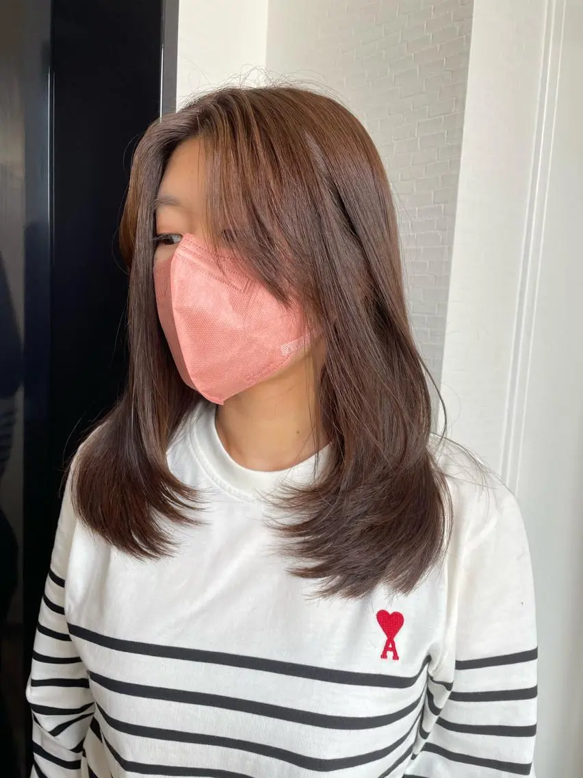 セミロング カラー ブラウンカラー オリーブブラウン レイヤーカット カット ヘアカラー YUI/ ブリーチカラー🌷のヘアスタイル