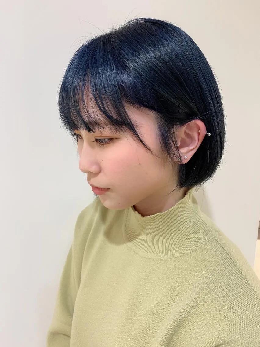 ショート カラー 黒髪 ブルーカラー ブルーブラック 🍓韓国ヘア レイヤ ーカット🍓笠原 葵のヘアスタイル
