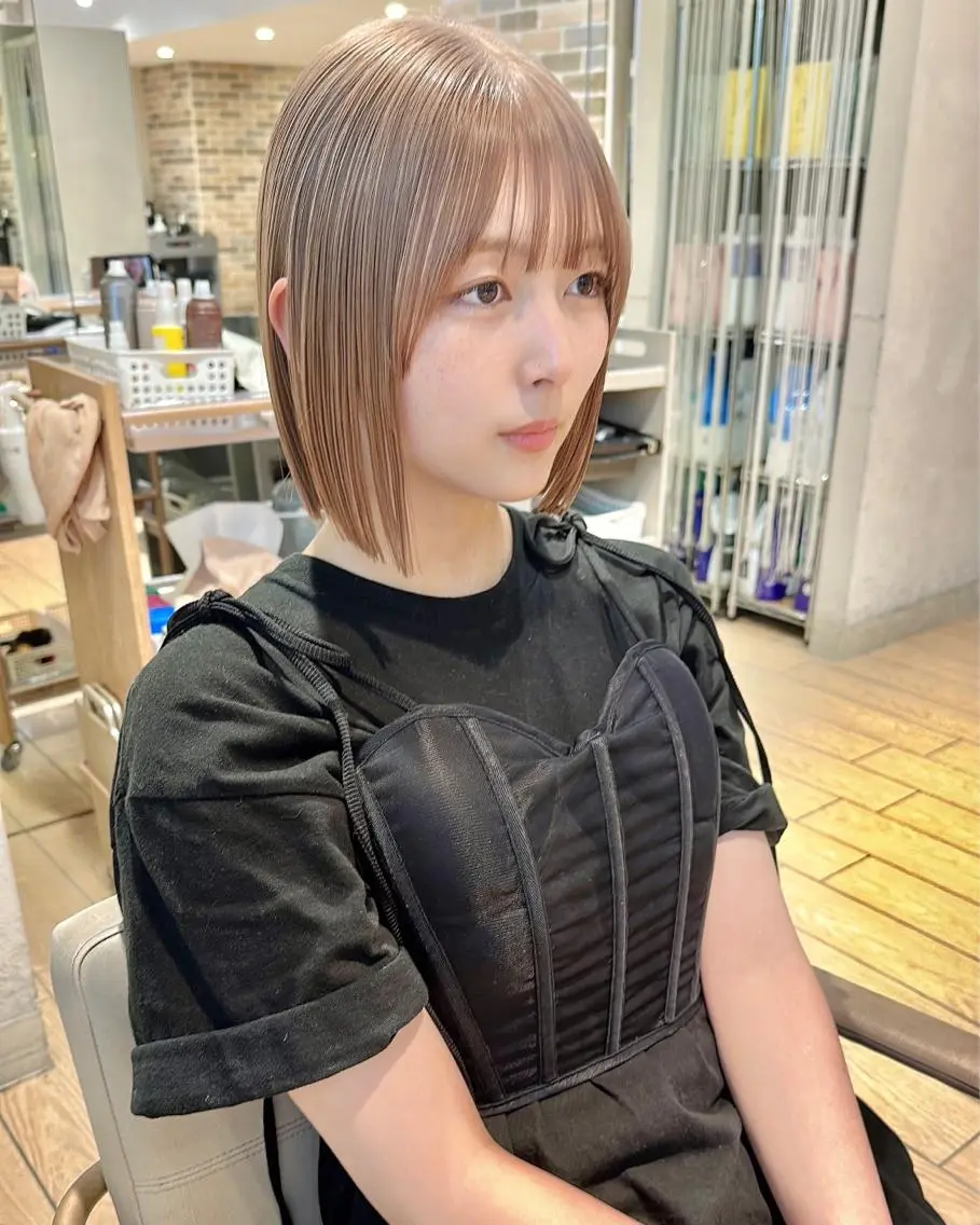 ミディアム 切りっぱなしボブ ショートボブ ボブ くびれヘア タンバルモリ カット ヘアカラー トリートメント 市原 大翼のヘアスタイル