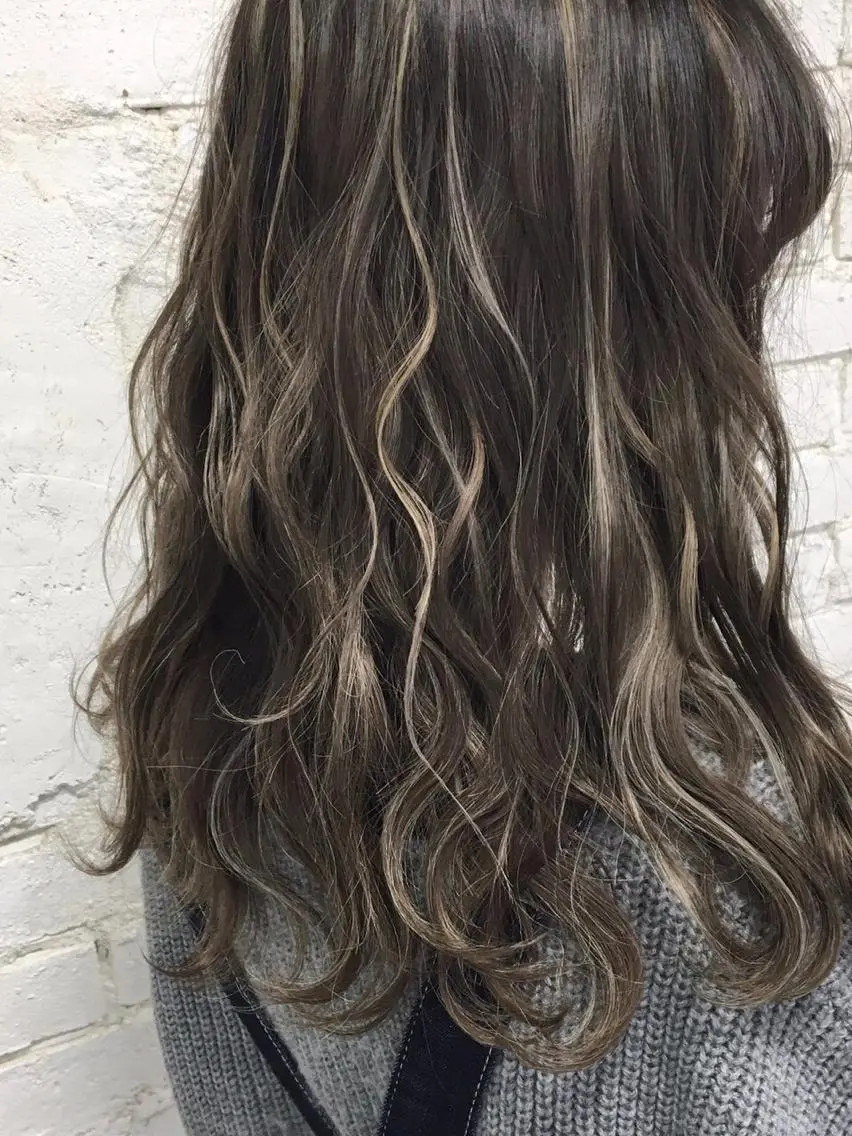 セミロング カラー アディクシーカラー バレイヤージュ ブリーチ ケアブリーチ ダブルカラー welring hair salonのヘアスタイル