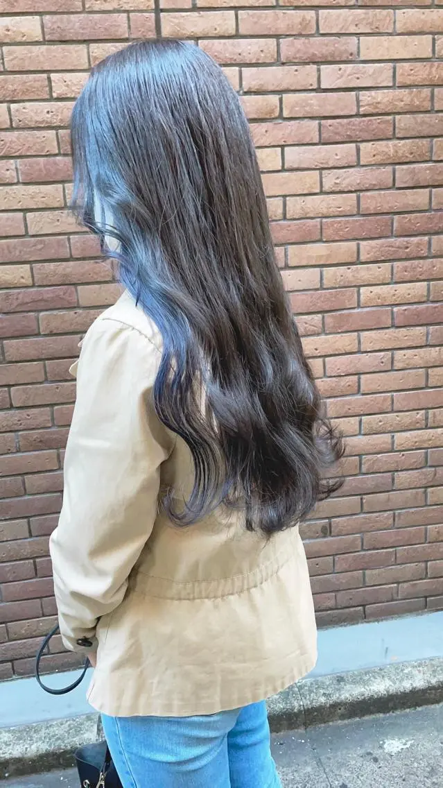 ロング カラー ブリーチ ブルーカラー ネイビーカラー ヘアカラー トリートメント 渋谷:インナーカラー /🍒エリカ🍒のヘアスタイル