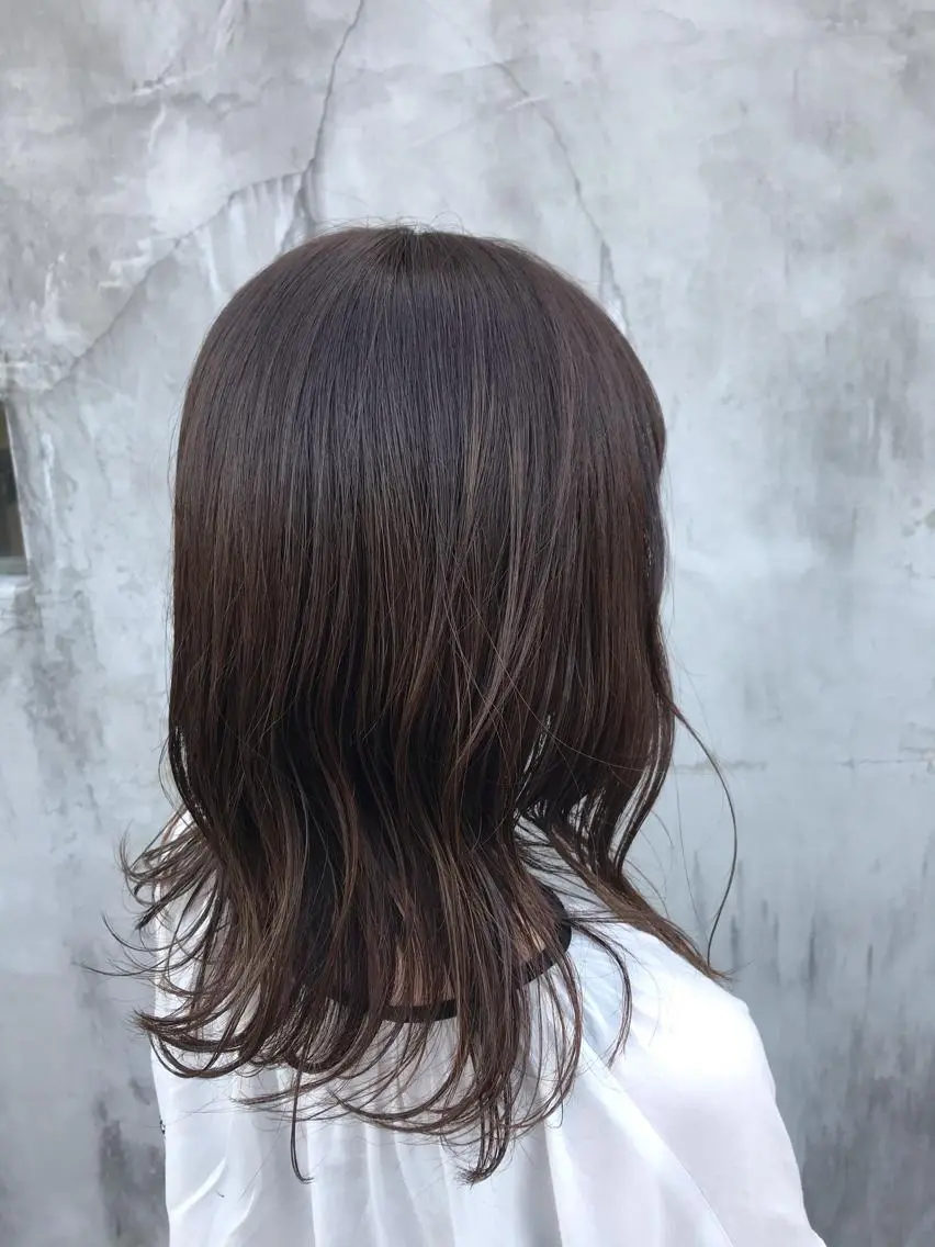 ミディアム カラー 山口 紗弥のヘアスタイル