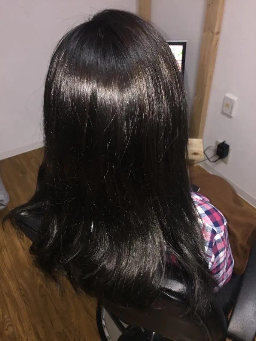 セミロング カラー アッシュ アッシュブラウン バレイヤージュ ブリーチ ブロンド じょん 。のヘアスタイル