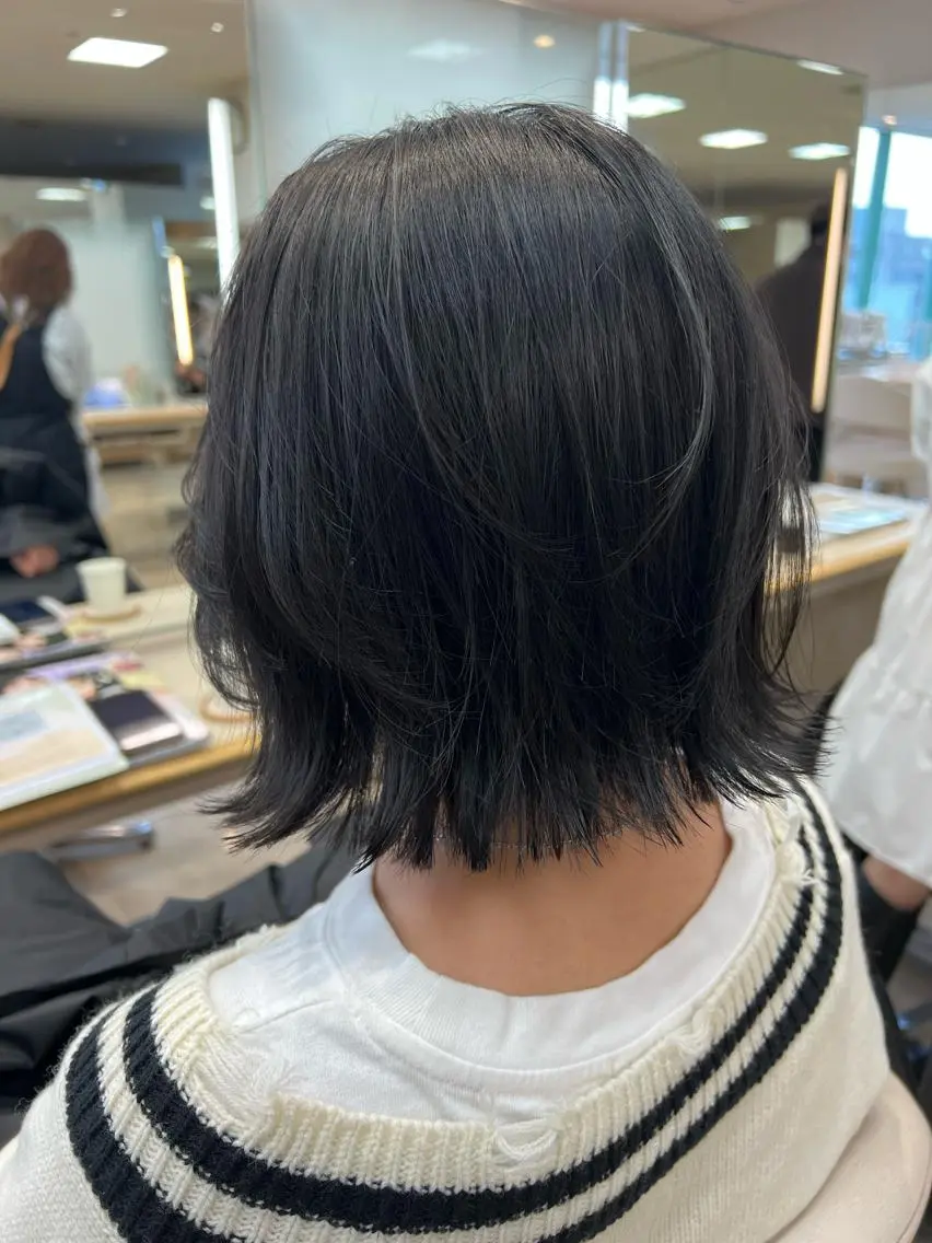 ショート カラー ショートボブ 黒髪 ブルーカラー ブルーブラック ボブ カット ヘアカラー トリートメント 盛れるレイヤーカット 得意🌹井上美沙のヘアスタイル