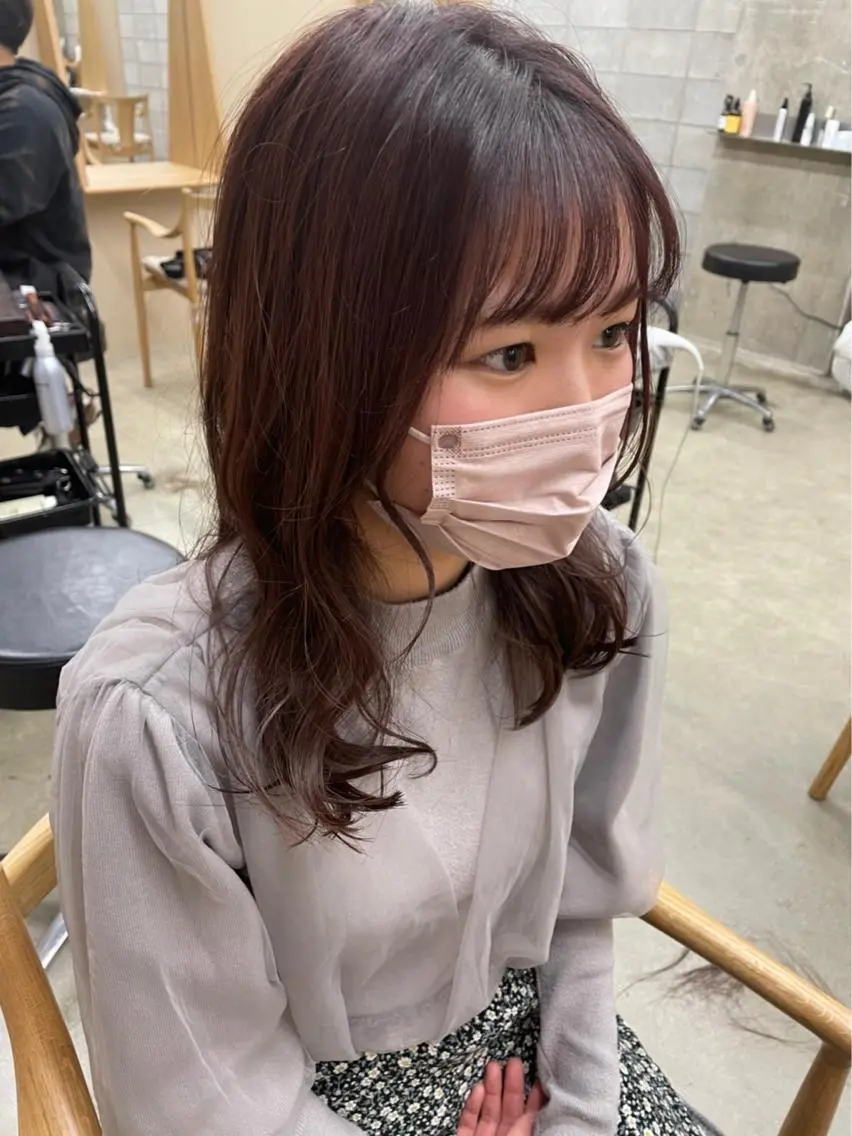 セミロング ポルトユイ エツのヘアスタイル