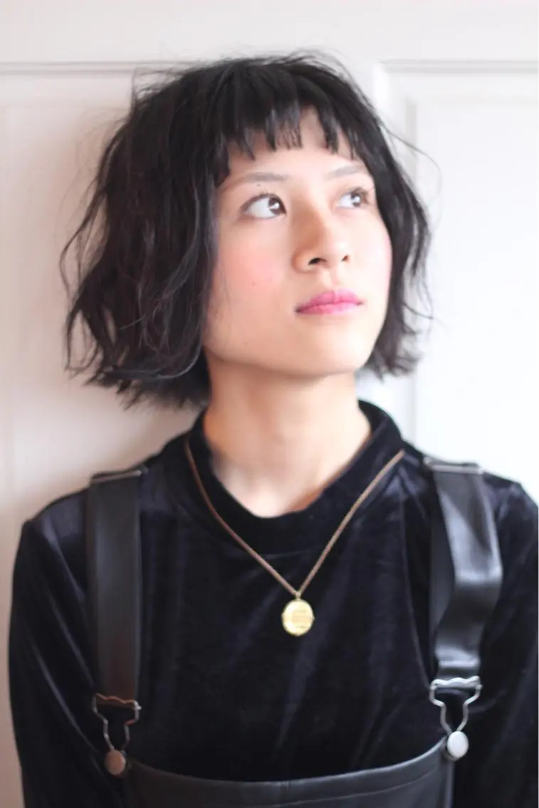 ショート オン眉 カット ホワイト&レイヤーカ ットエクステ長畠俊輔のヘアスタイル