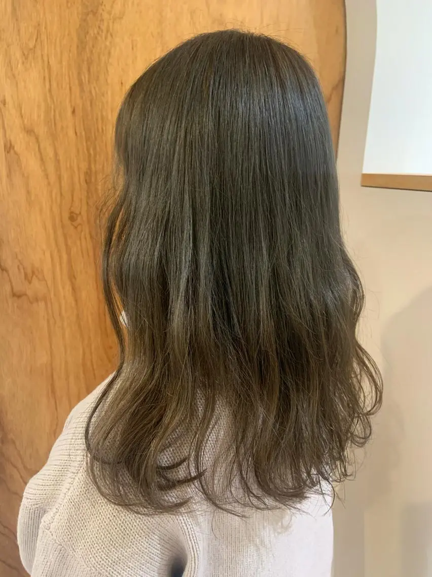 セミロング 中村 彩音のヘアスタイル