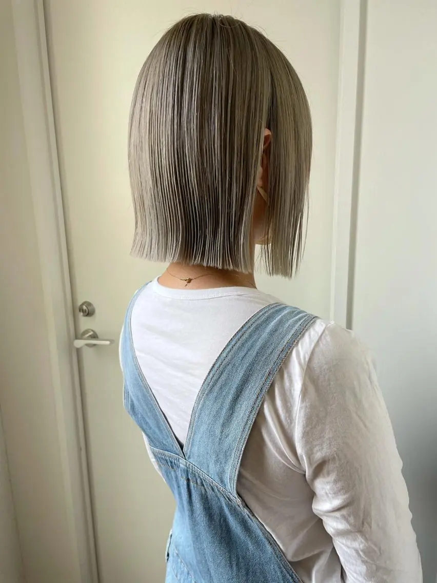 ショート カラー アッシュ ダブルカラー ハイライトカラー ハイトーンカラー イルミナカラー 江上拓郎/ショート /酸性ストレートのヘアスタイル