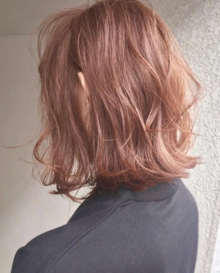 ショート カラー 切りっぱなしボブ アッシュ ベージュカラー オレンジ オレンジベージュ ケア剤オタク×海外 ヘア長谷川裕起のヘアスタイル