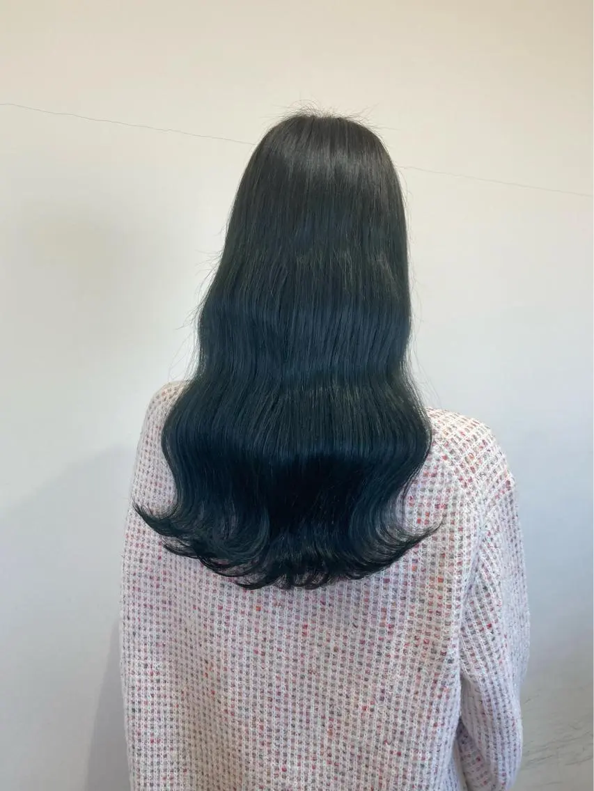 ロング カット ヘアカラー 梅山 美侑のヘアスタイル