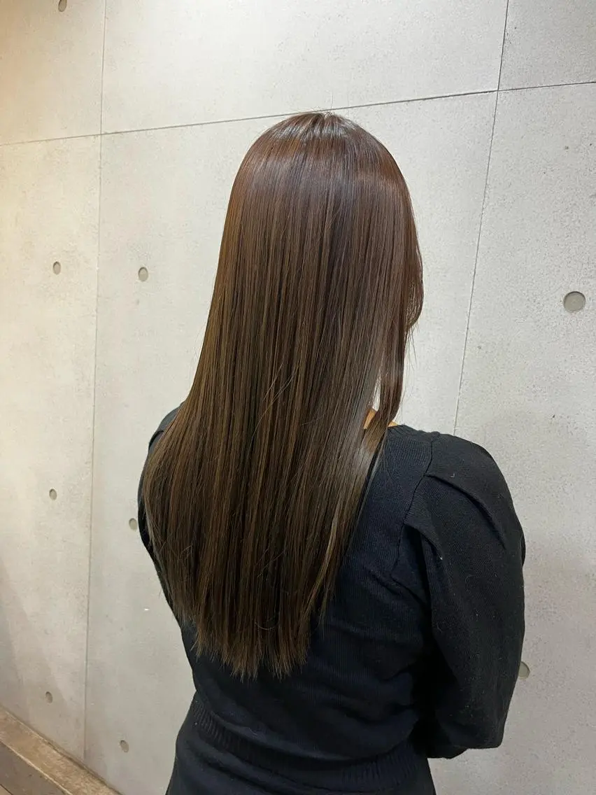 セミロング おせ ちさとのヘアスタイル