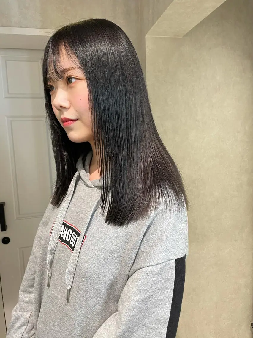 セミロング カラー 髪質改善 ヘアカラー トリートメント ナチュラル透明感🌱 小山美樹子のヘアスタイル