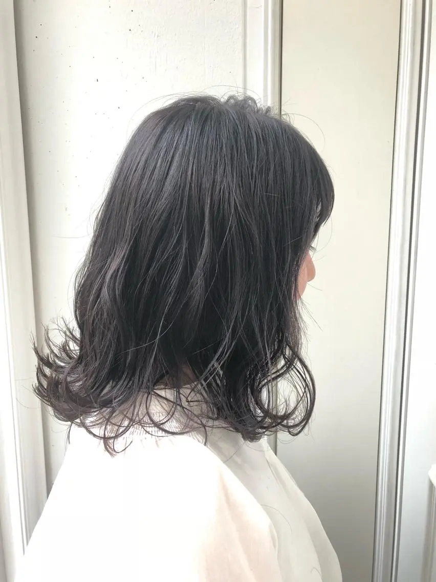ミディアム カラー 山形 光輪子のヘアスタイル