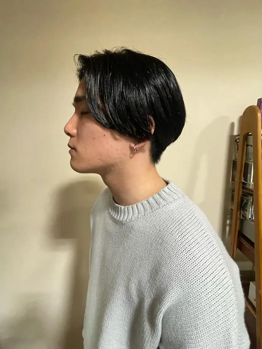ショート カラー メンズ 黒髪 ブルーカラー ブルーブラック 浅岡 昭汰のヘアスタイル
