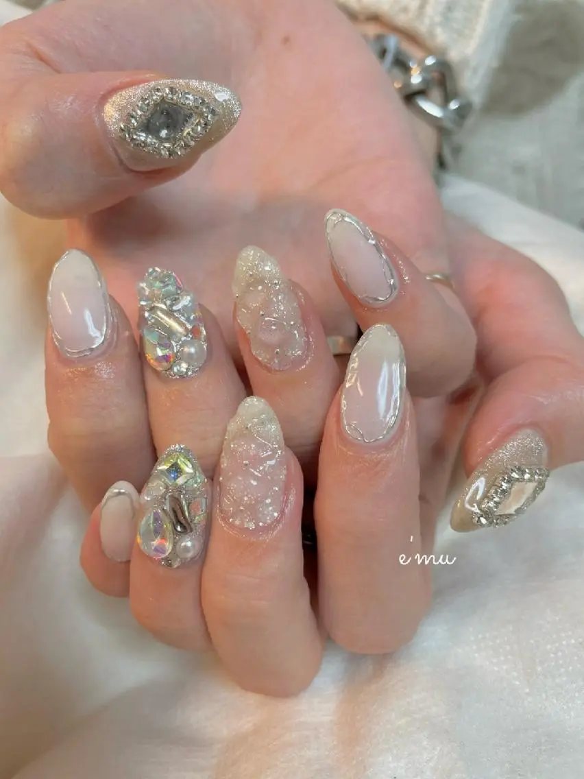 ネイル キラキラネイル 韓国ネイル nail salon e'mu💐のネイルデザイン
