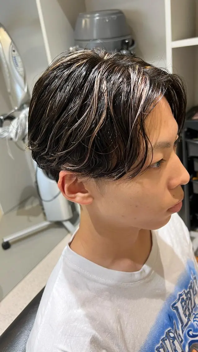 ショート カラー パーマ ハイライトカラー ハイライト メンズ特化西村 雄太のヘアスタイル