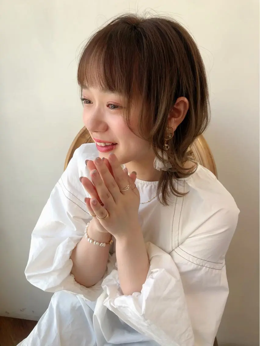 ミディアム カラー パーマ ヘアアレンジ ネイル マツエク・マツパ ベージュカラー くびれヘア ミディアムネイル ヘアセット yukimi .のヘアスタイル