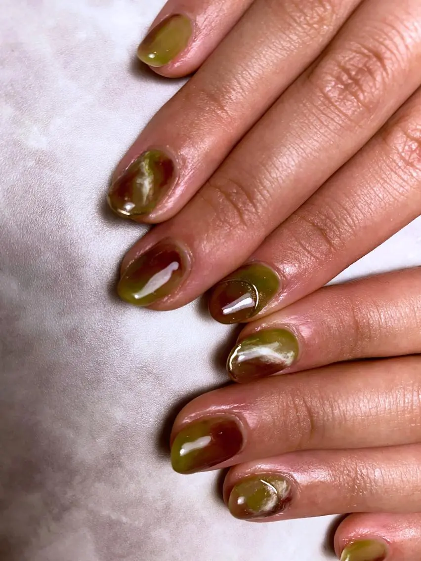 ネイル アイブロウ 成人式 大理石ネイル(マーブル) ハンドネイル ハンドケア 🌿Charme🌿 MAIのネイルデザイン