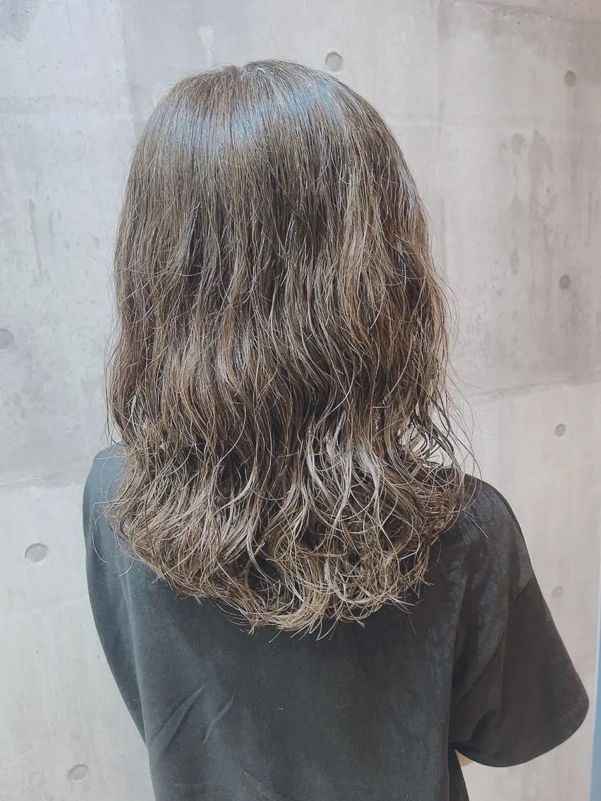 ミディアム パーマ art-Lago 宮司のヘアスタイル