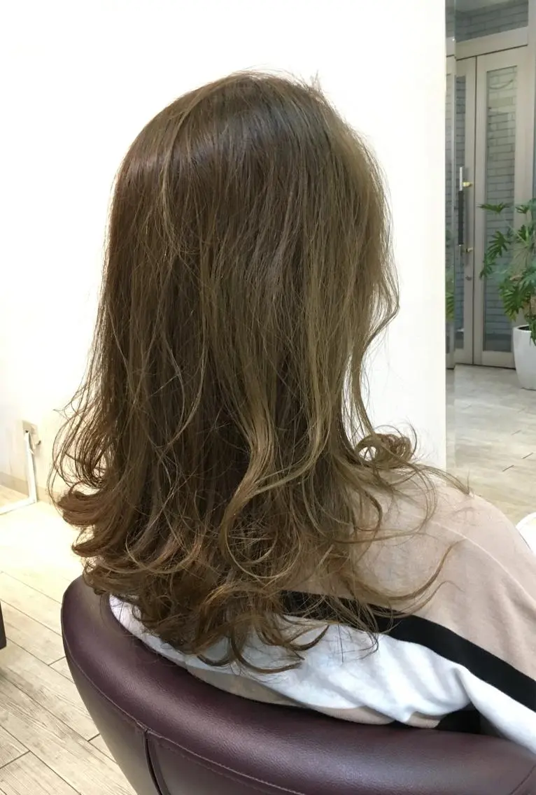 ミディアム カラー アディクシーカラー 中村 よしひでのヘアスタイル