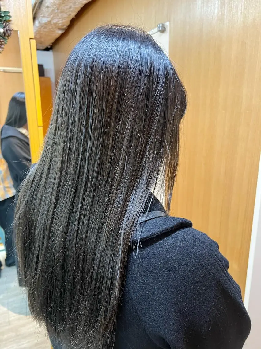 ロング カラー シルバー 透明感カラー/ イルミナカラーヒロキのヘアスタイル