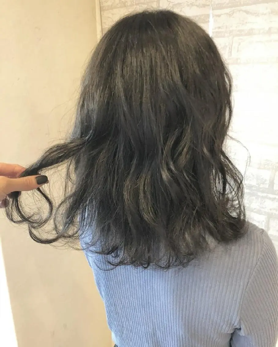 セミロング カラー グレージュ RU RIのヘアスタイル