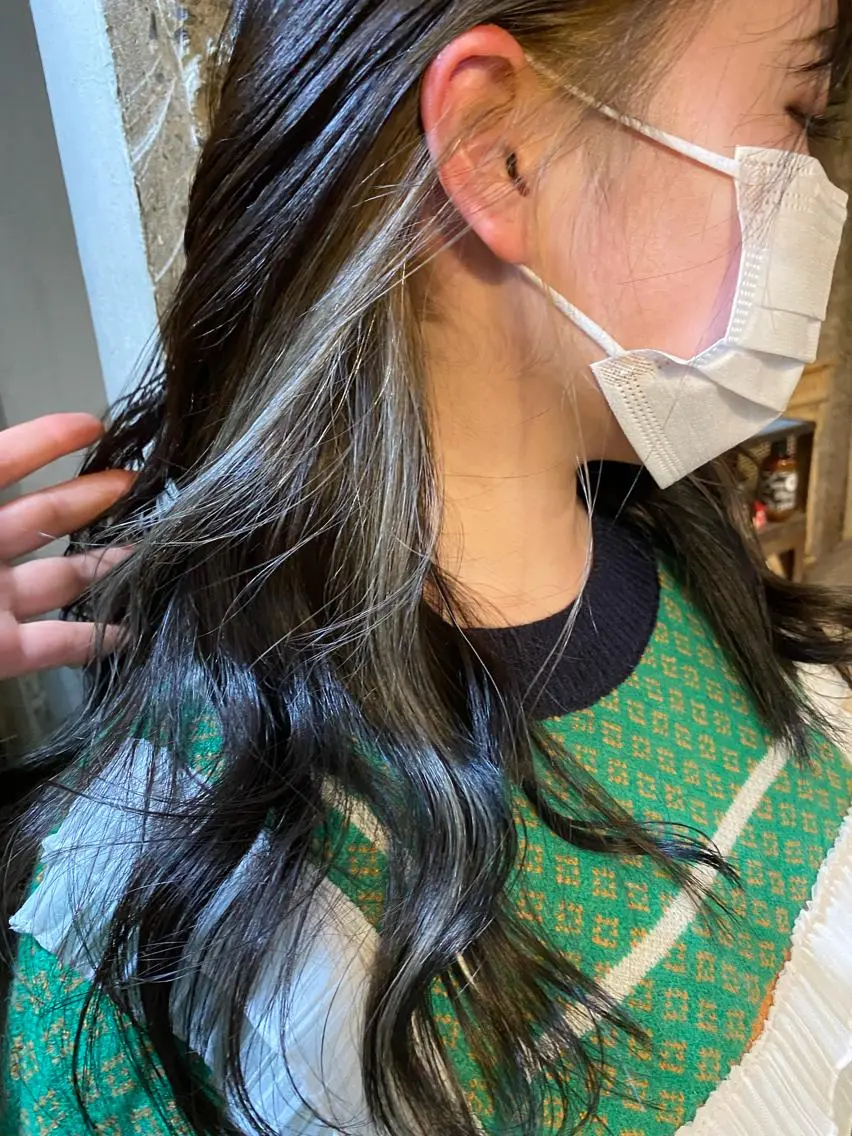 セミロング カラー インナーカラー お任せヘア☘️☘️ 及川渚のヘアスタイル