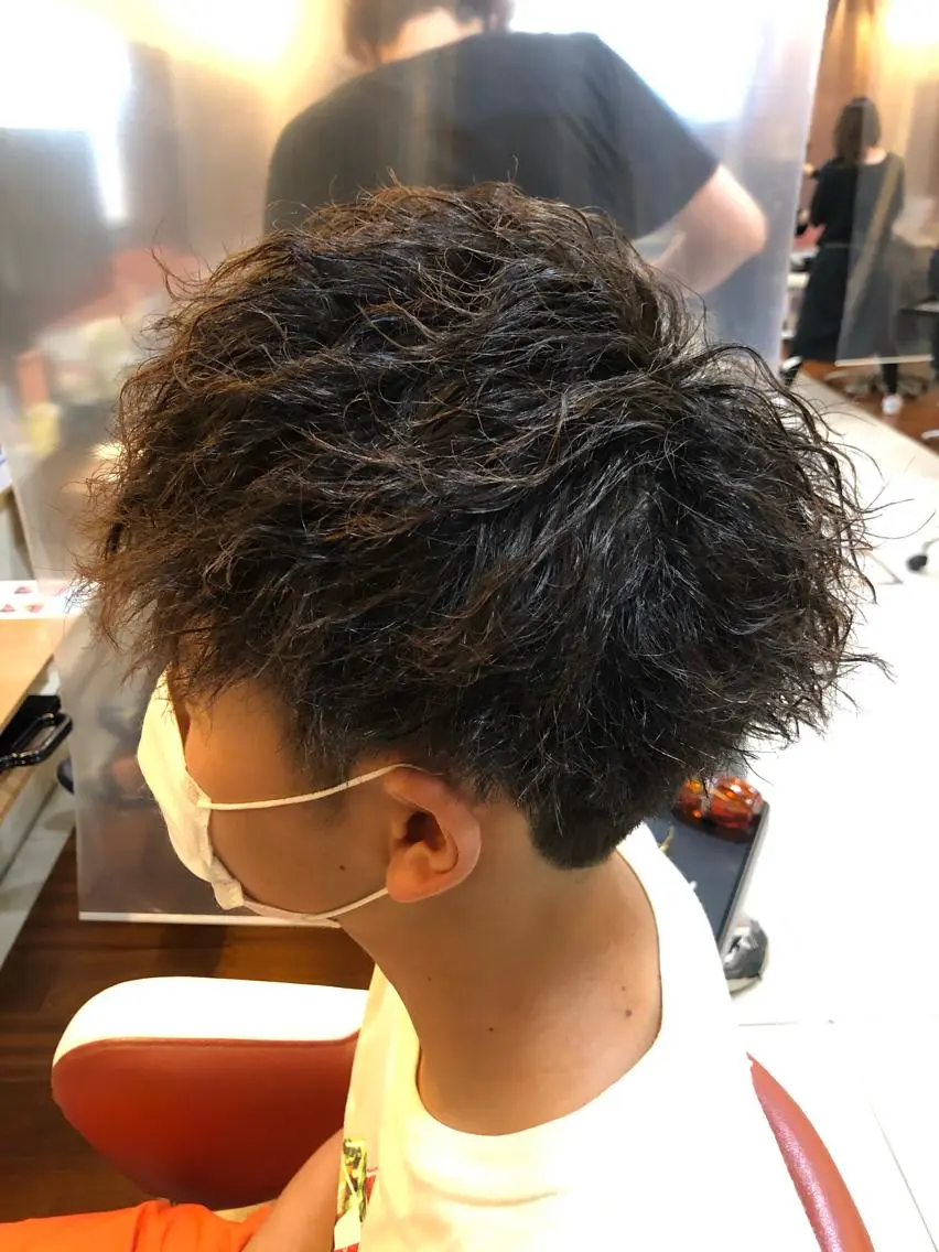 ショート パーマ メンズ マッシュ メンズパーマ ツイストスパイラルパーマ スパイラルパーマ 塩谷黎✨イルミナ カラーメンズパーマ✨のヘアスタイル