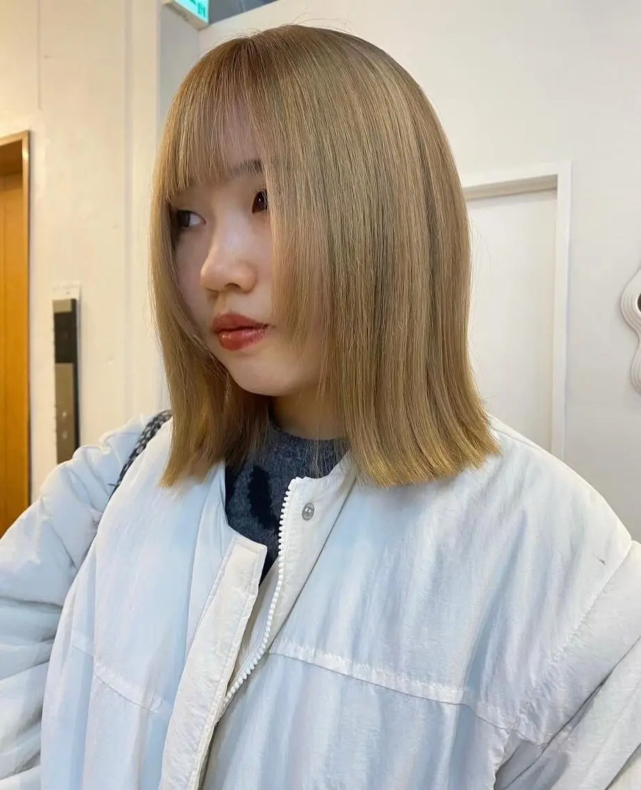 ミディアム カット ヘアカラー トリートメント 透明感カラー レイヤー/むつきのヘアスタイル